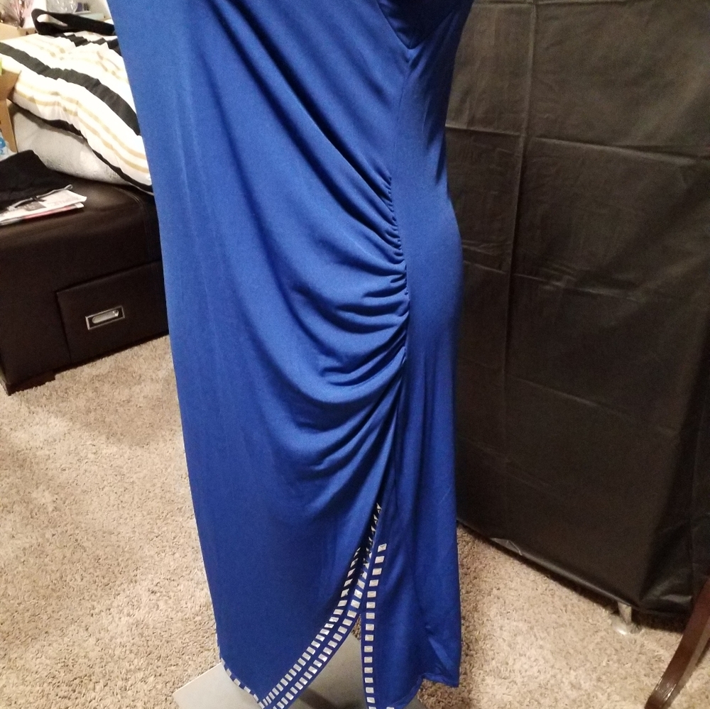 Dress - Picture 7 of 7